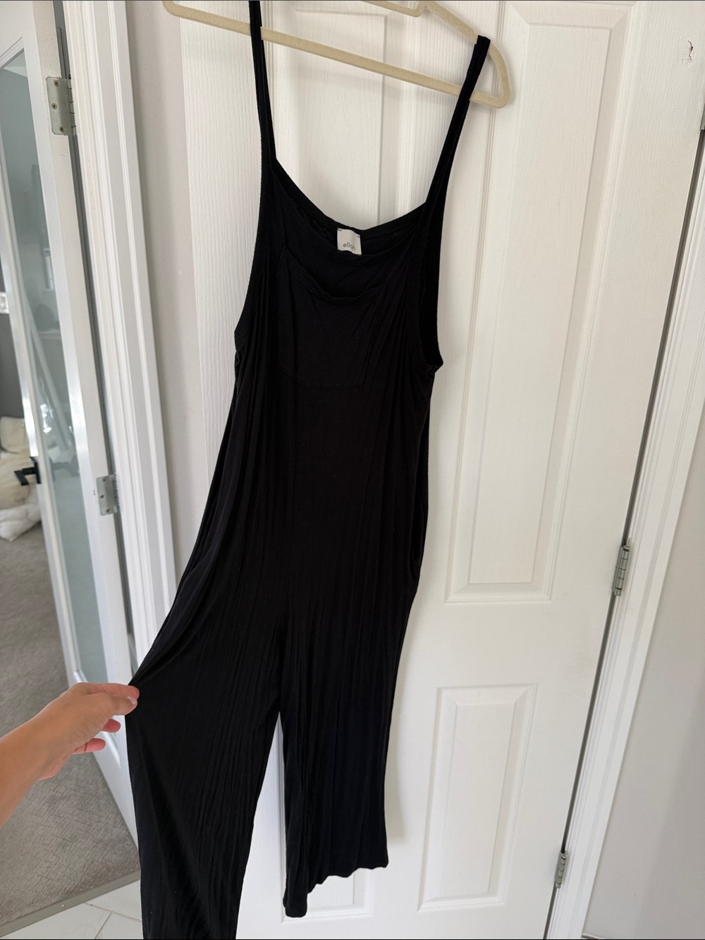 elloH Black Sleeveless Top with Scoop Neck